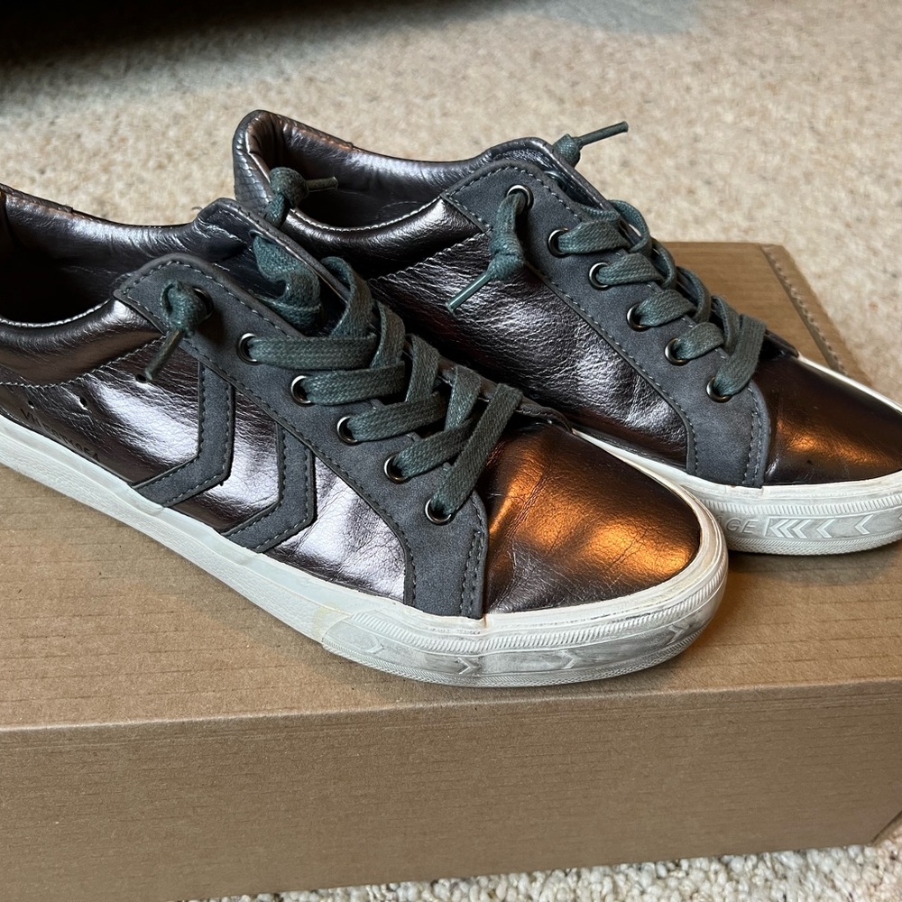 Vintage Havana Sneakers - Size 8